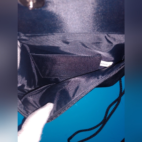 Satin Flower Crossbody Purse🌹 - Picture 4 of 5